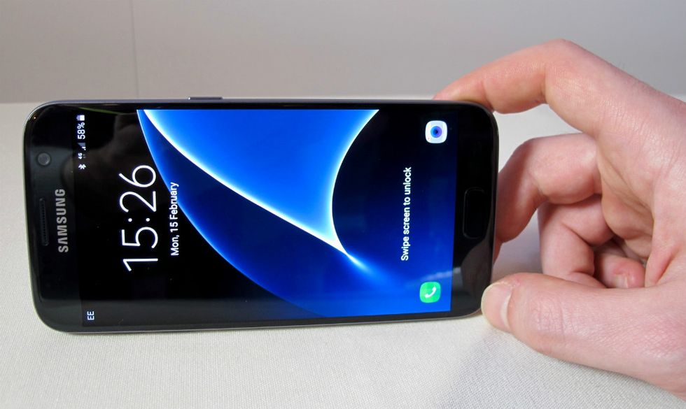Samsung-smartphone-1