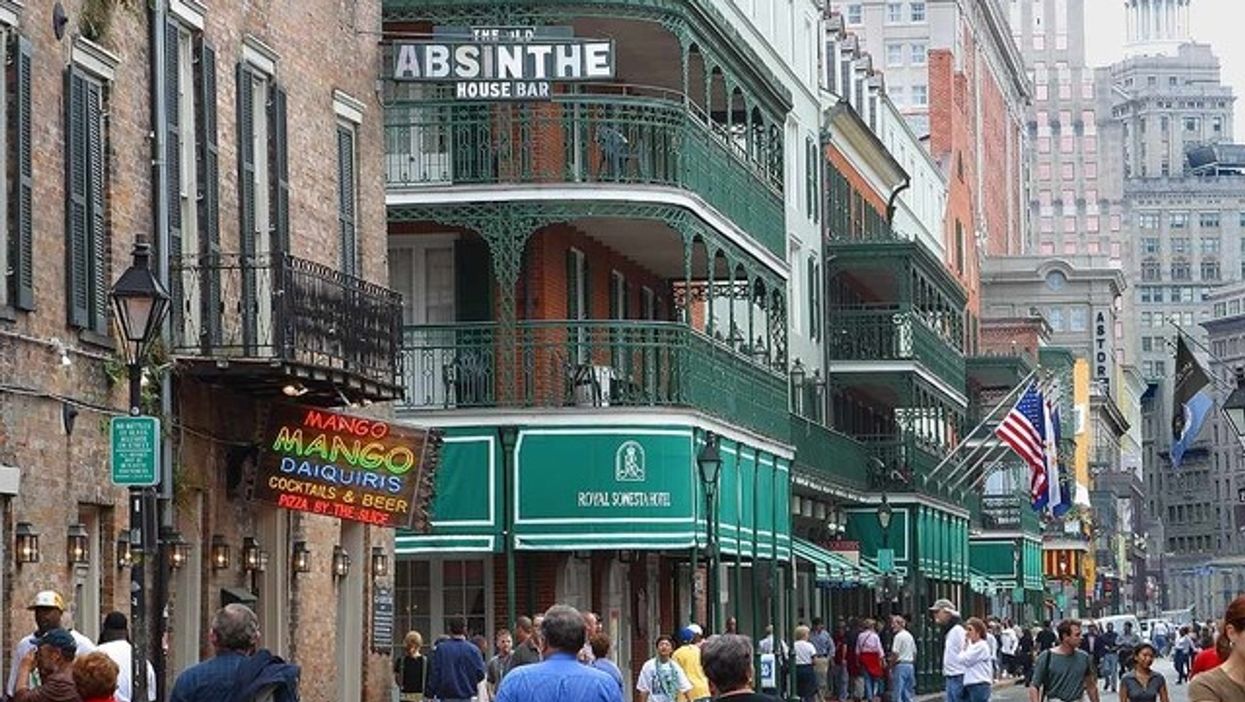 Truck spills 1,000 gallons of syrup onto French Quarter street