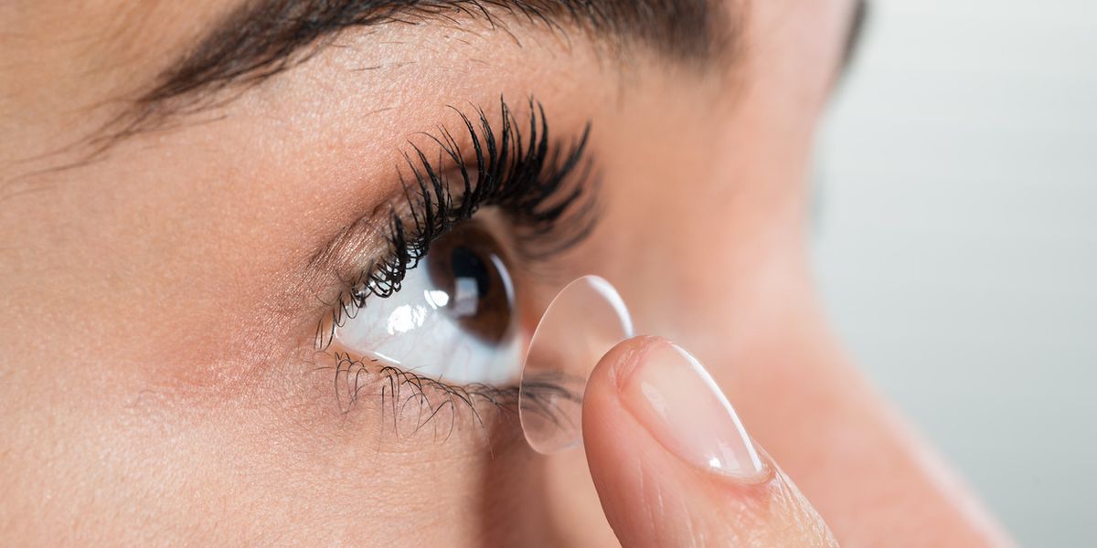 Scientists create contact lens that zooms in when you blink Gearbrain