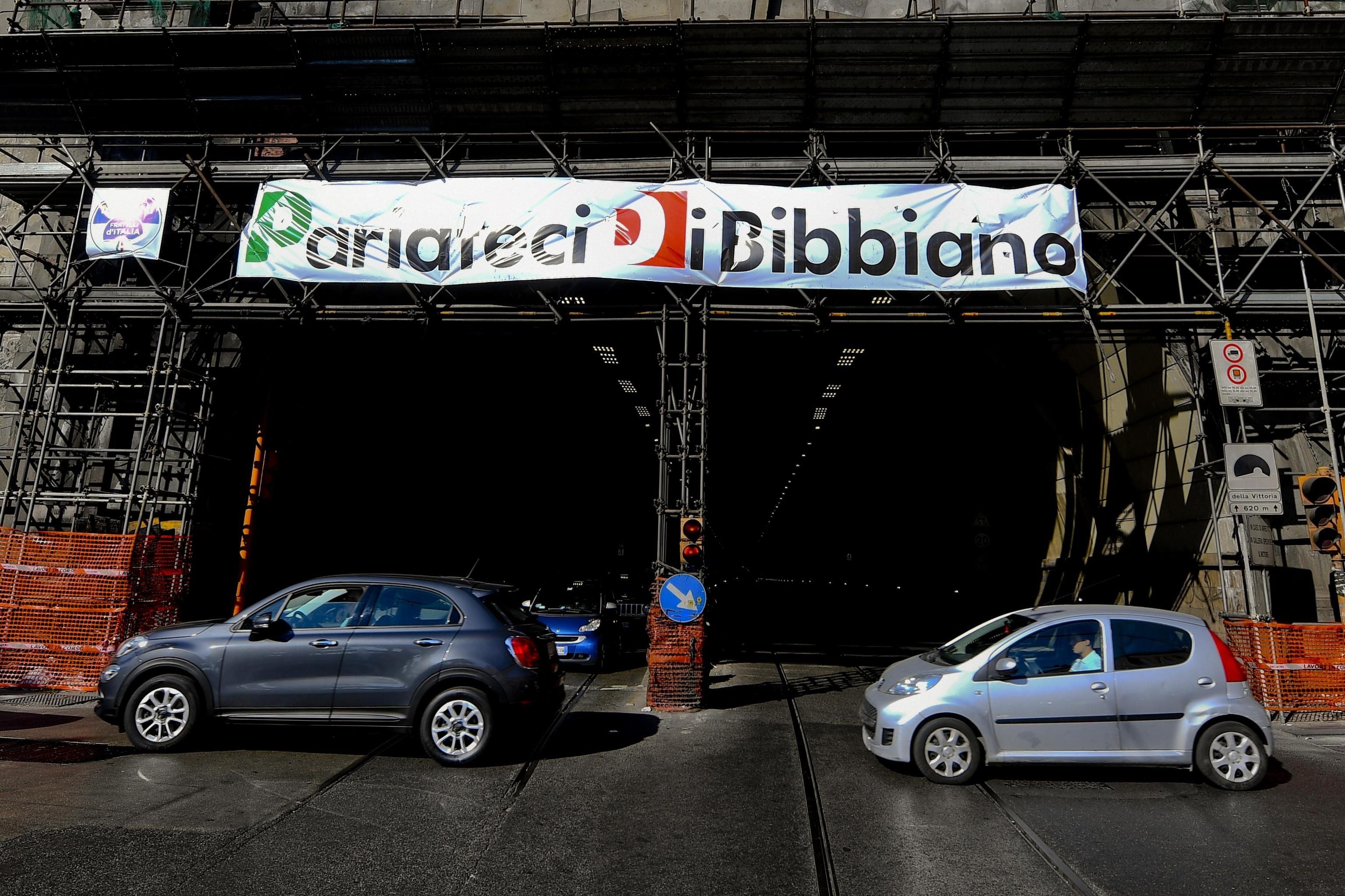Altri tre bambini tornano dai loro genitori