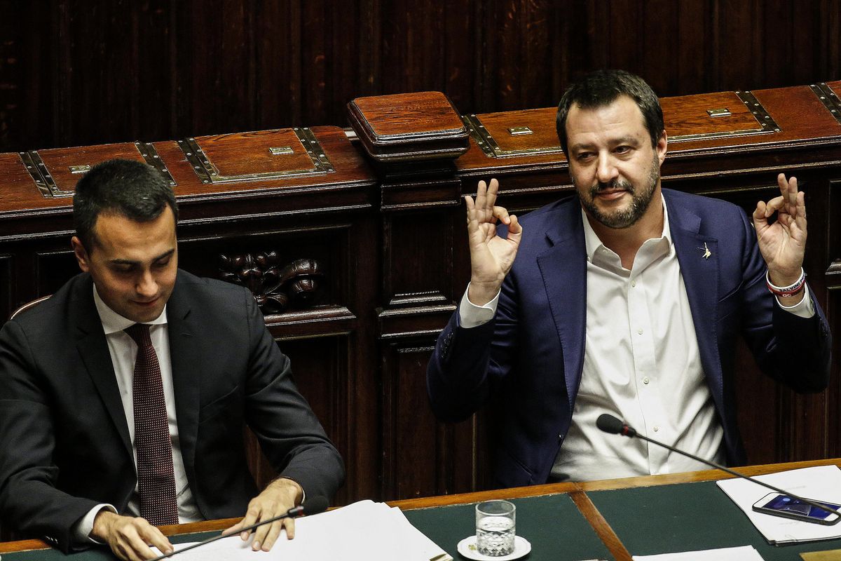 È crisi, Salvini vuol votare in ottobre