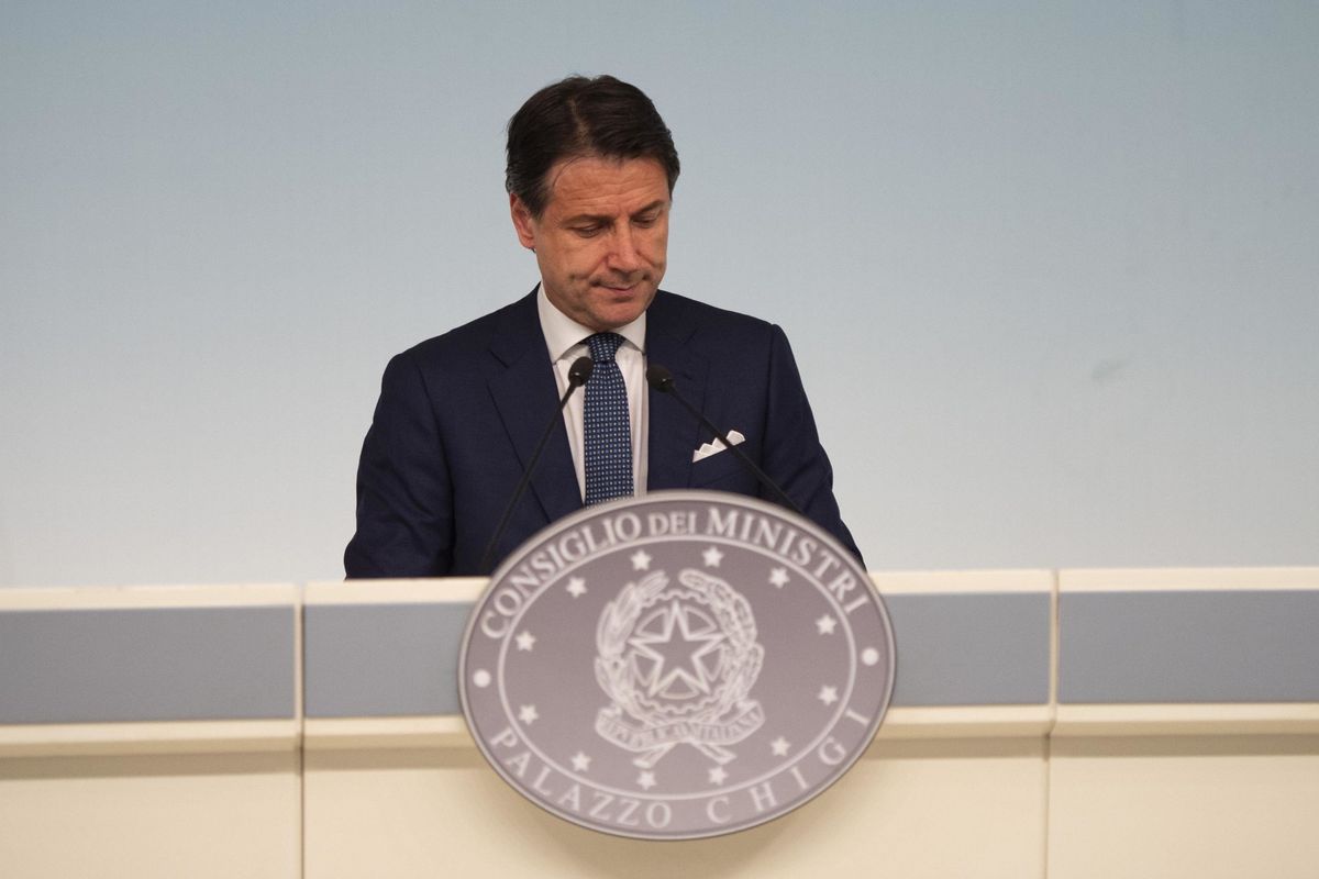 Il partito dei perditempo cerca un premier. Conte bis in pole position