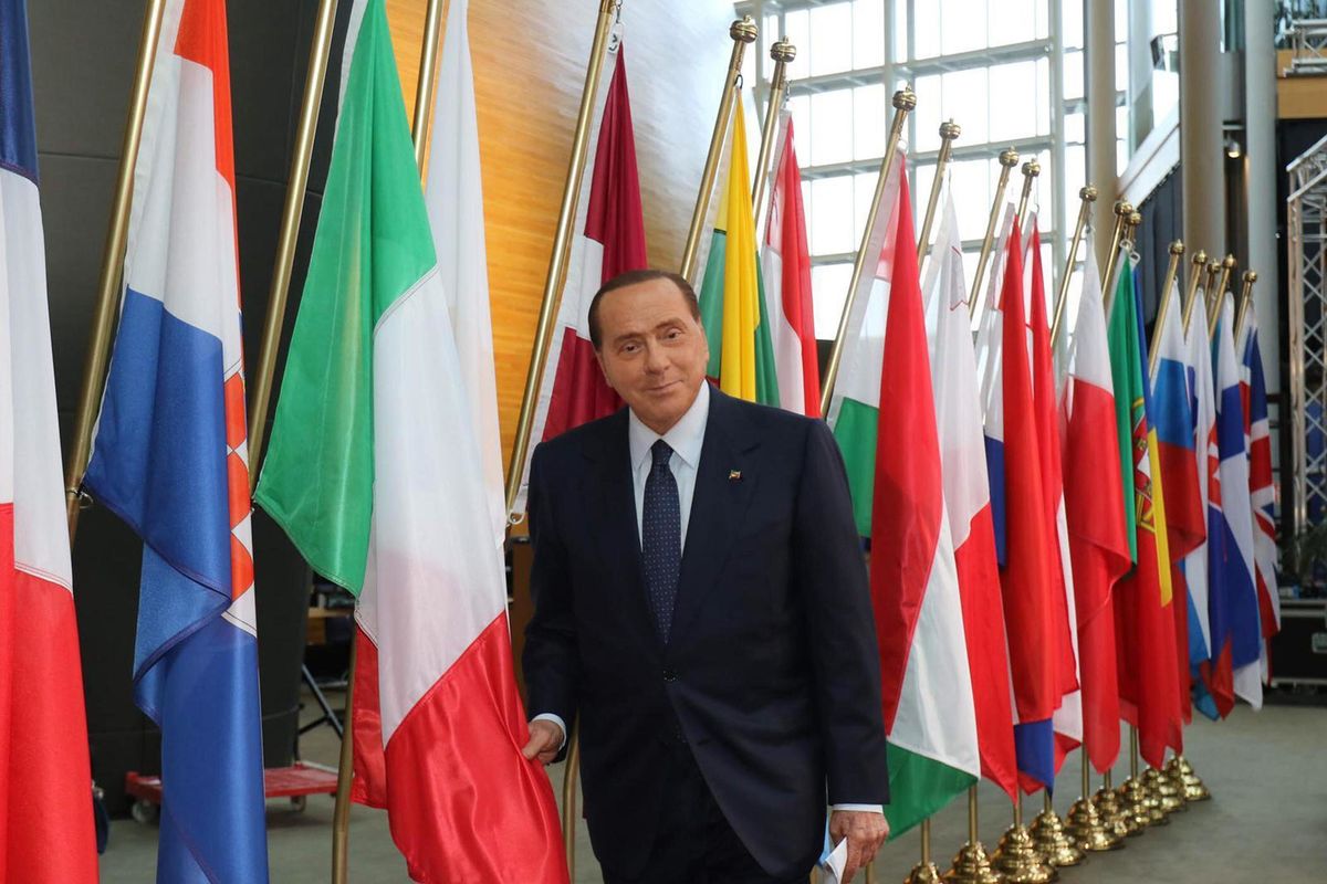 Adesso Berlusconi ritorna centrale