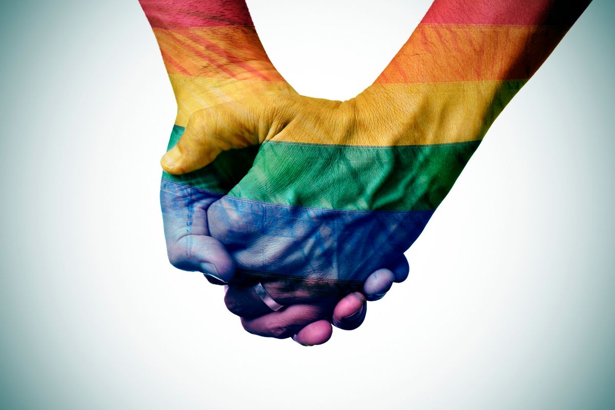 Dietro le adozioni ai single ci sono quelle gay