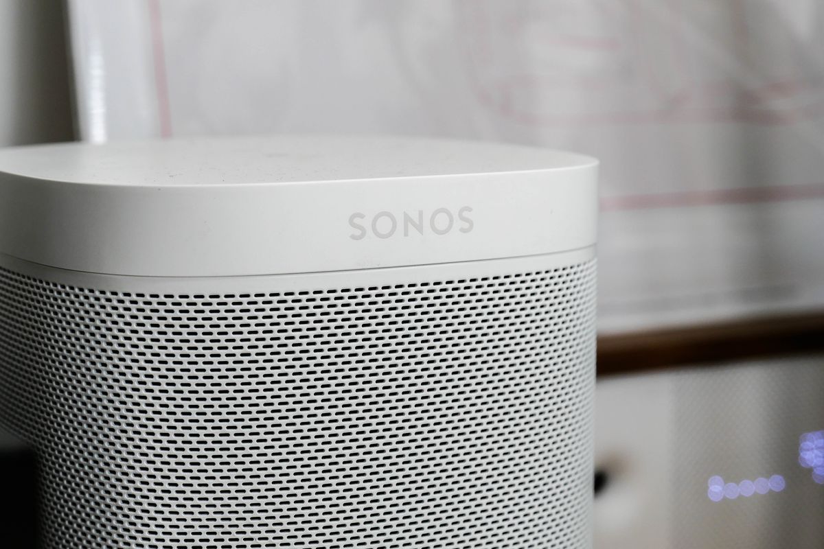 Photo of the Sonos One smart speaker