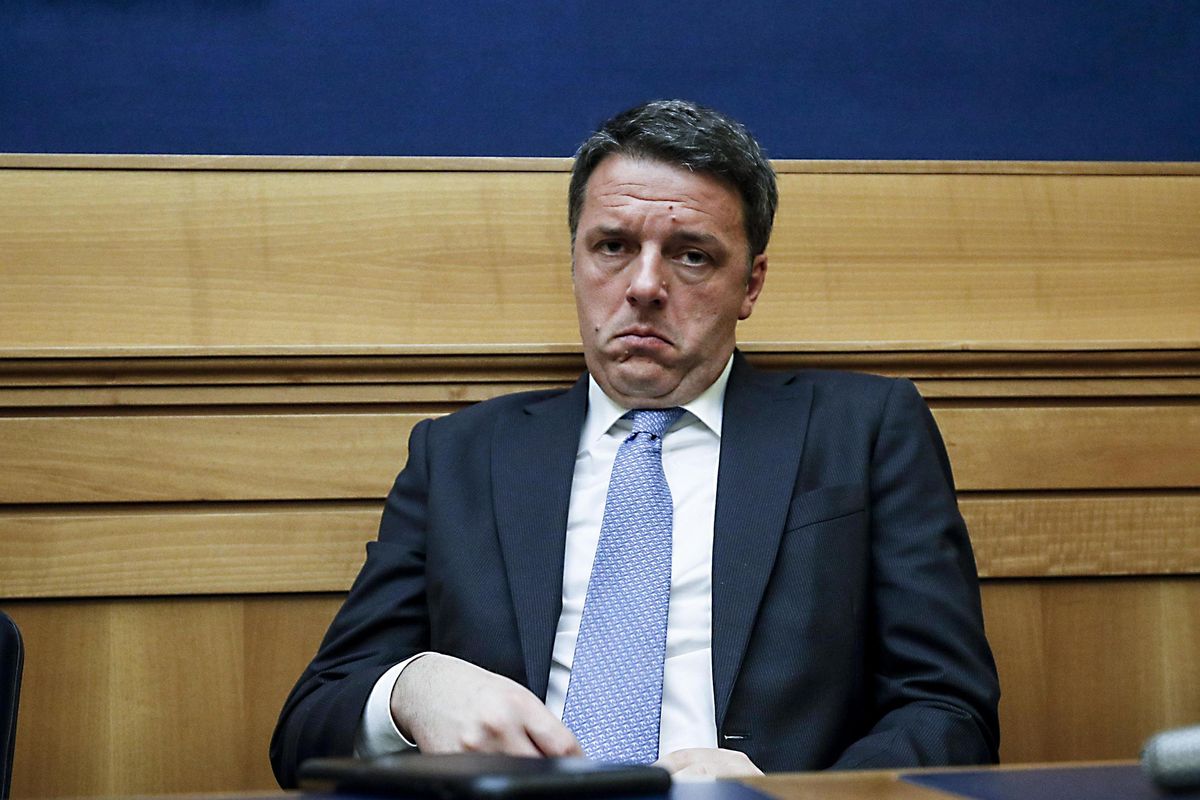 Renzi si atteggia a Tony Blair ma è solo la Chiara Ferragni della politica italiana