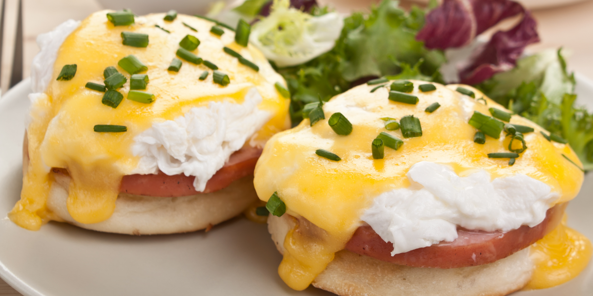 CLASSIC EGGS BENEDICT - My Recipe Magic