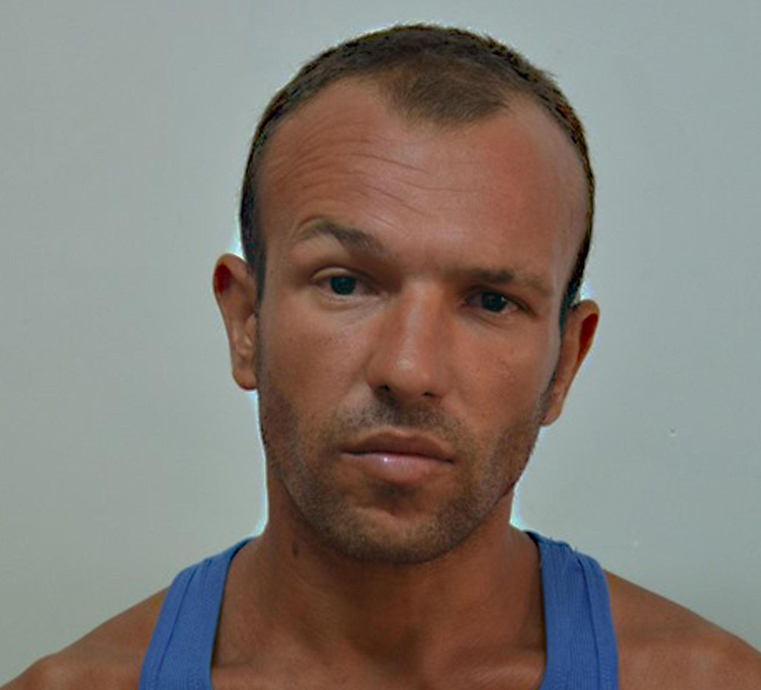 Il paesino si mobilita per lasciare ai nonni l’orfano che inchiodò il padre assassino