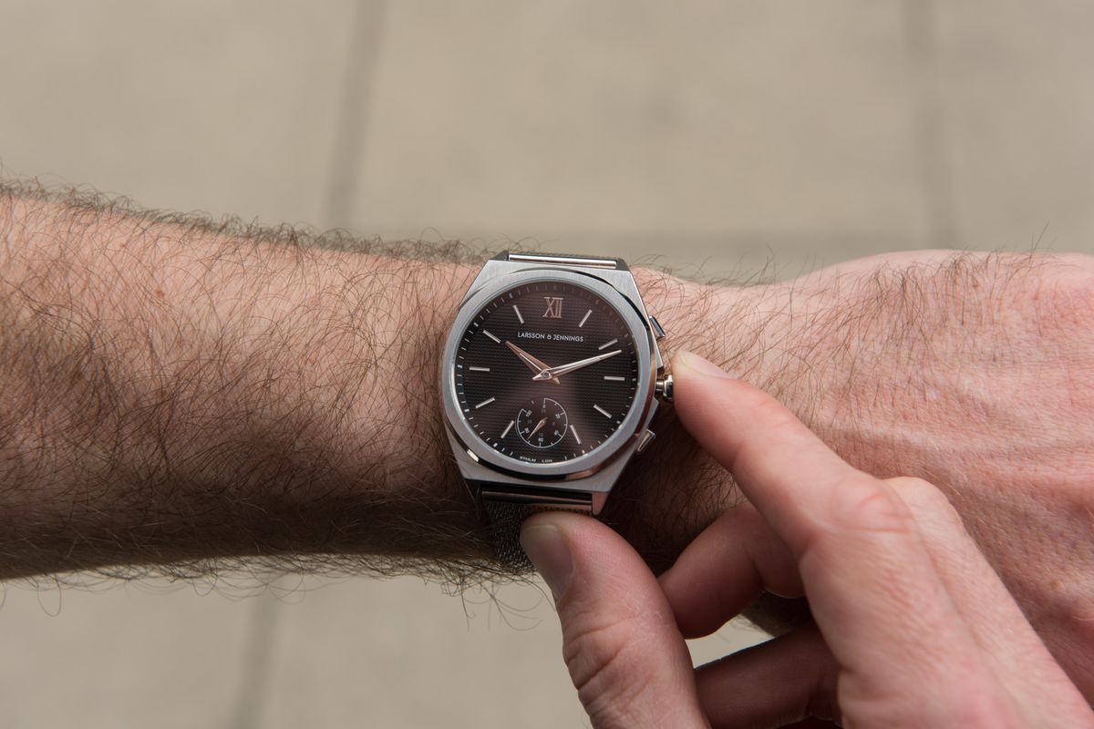 This luxury smartwatch with IFTTT summons a concierge when you press the crown