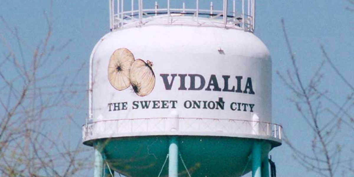 Which came first, Vidalia onions or the city in It's a