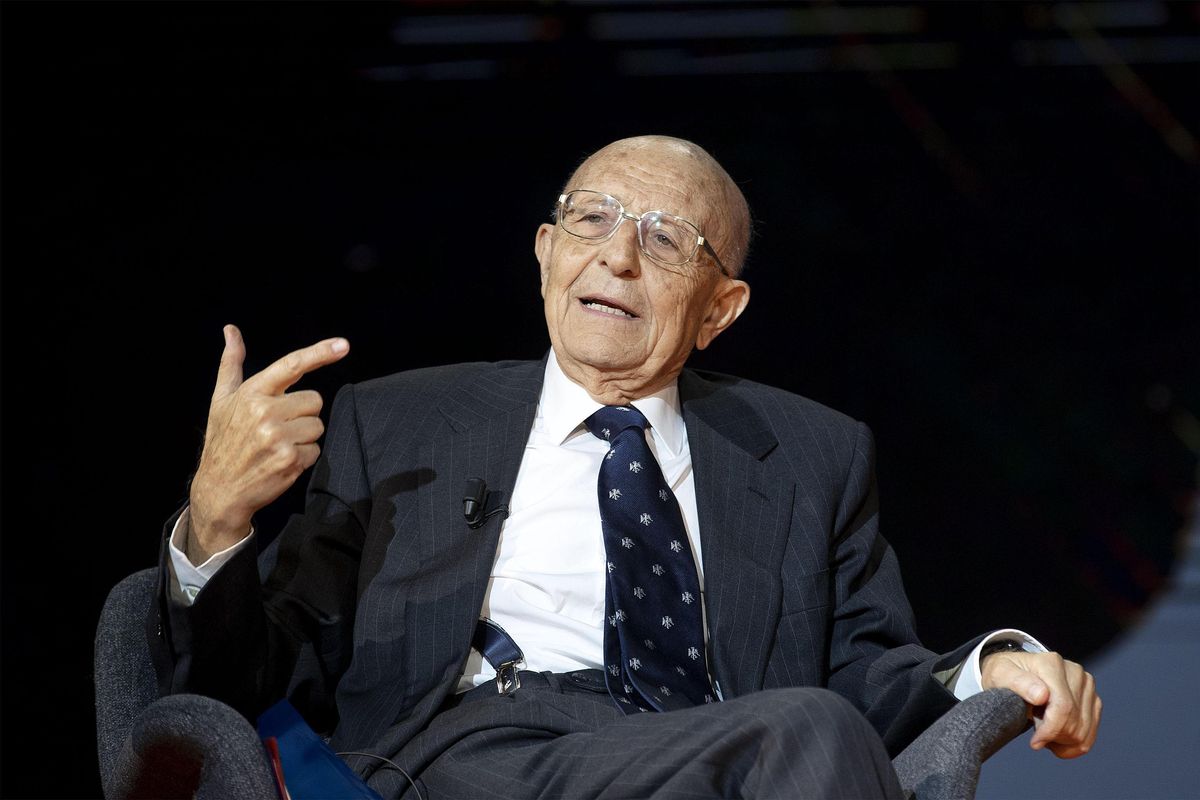 L’ex giudice
tenta i grillini e usa il 5G per fare danni al governo