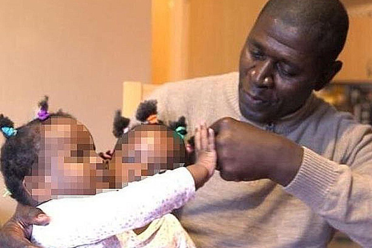 La speranza di un papà ha salvato due gemelline dall’errore dei medici