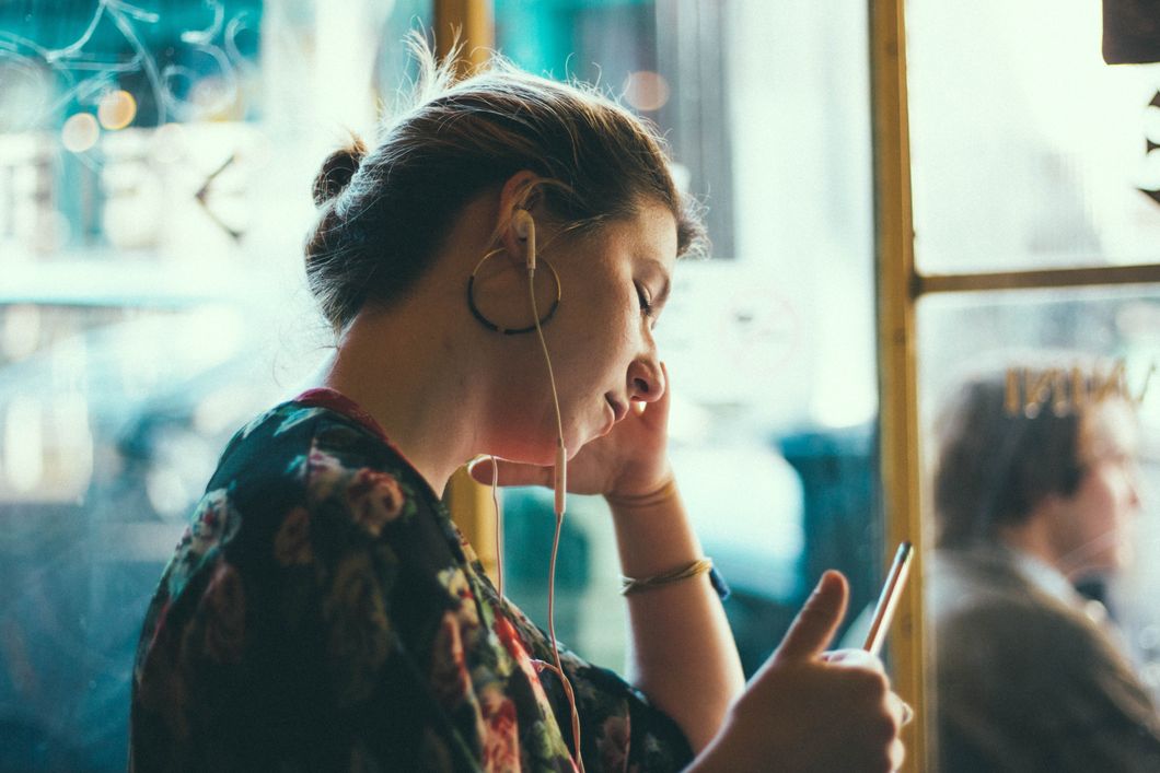 6 Podcasts Every College Girl Needs To Listen To As She Treks Across Campus To Class In The Morning