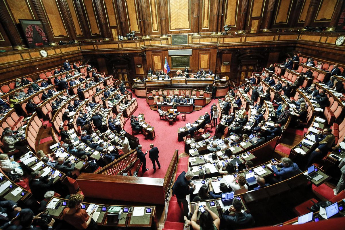 Passa il decreto Sicurezza bis nonostante la fronda di 5 grillini
