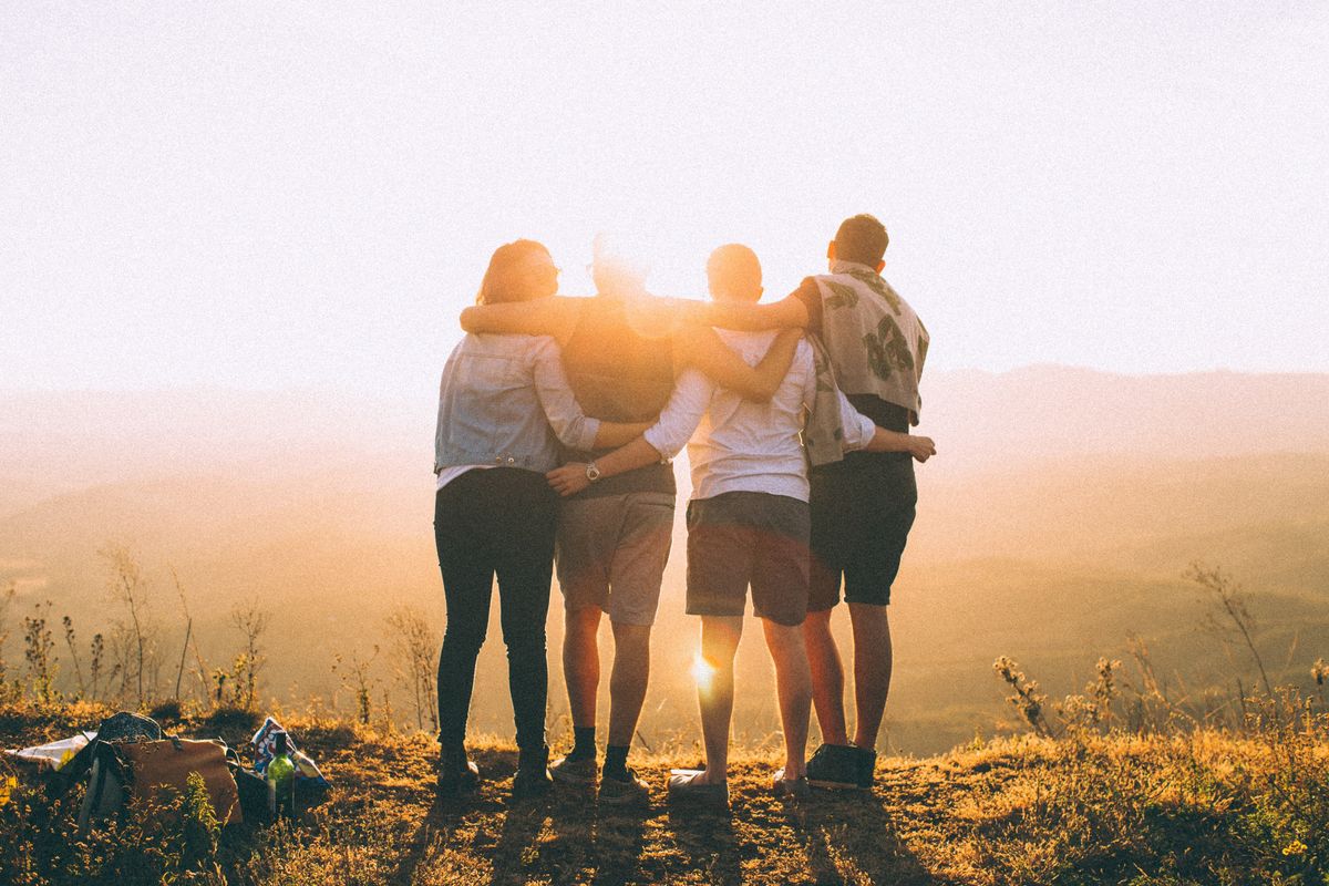 A major study pinpointed the 5 habits of people who don't feel lonely