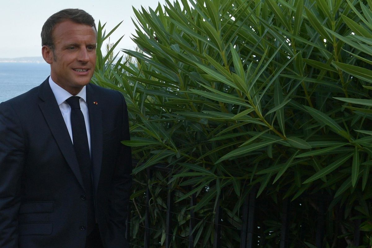Macron nasconde i fallimenti dietro il fumo dell’Amazzonia