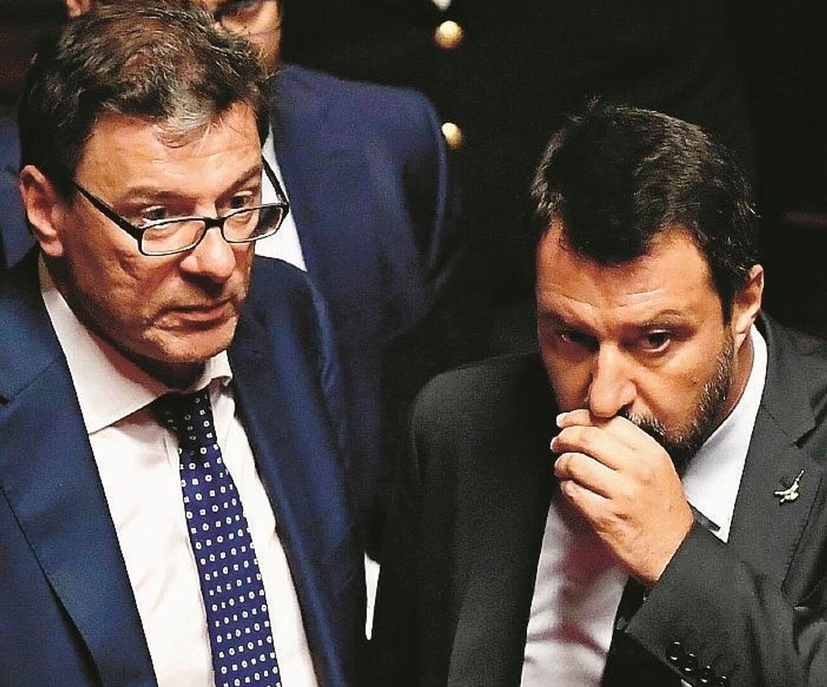 Nell’attesa, la Lega allarga le fessure