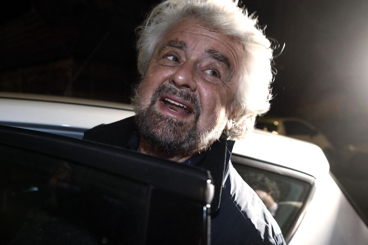 Dem e grillini ci porteranno tra le braccia della Cina