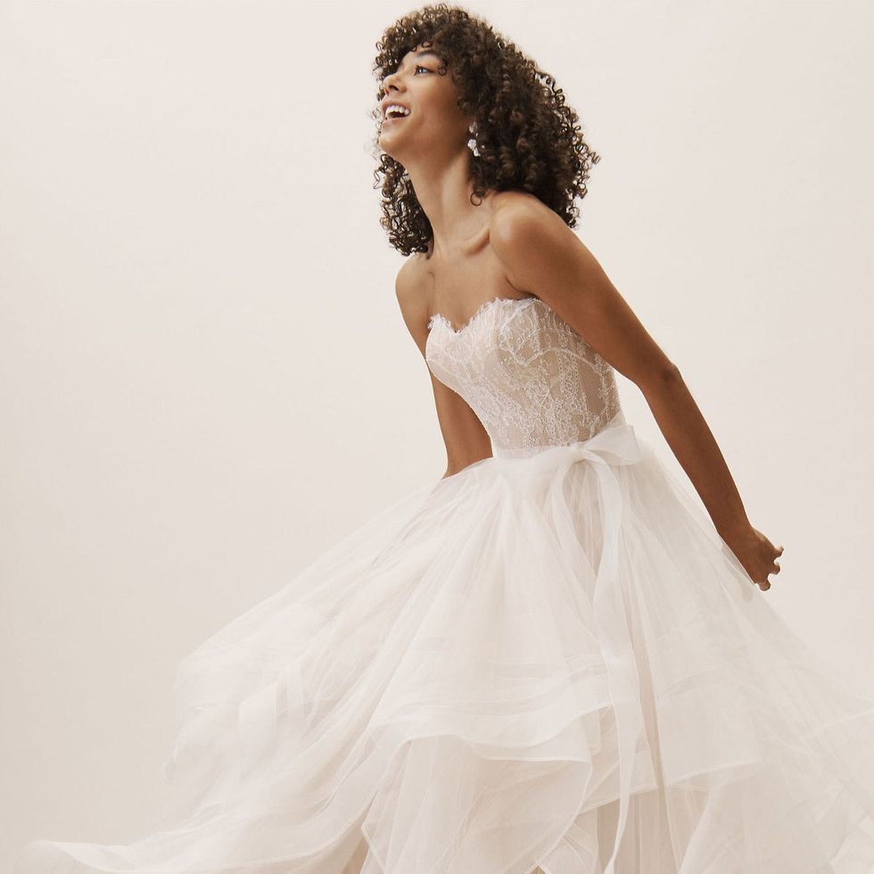 6 Under-$6 Wedding Dresses for Flat-Chested Brides - Brit + Co 6 Under-$6 Wedding Dresses for Flat-Chested Brides - Brit + Co