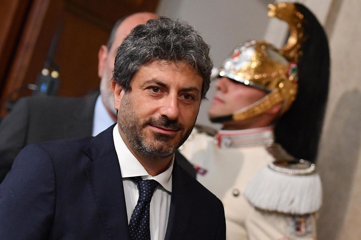 Fico si fa da parte e il Movimento insiste sul Conte bis. Rispunta la Lega