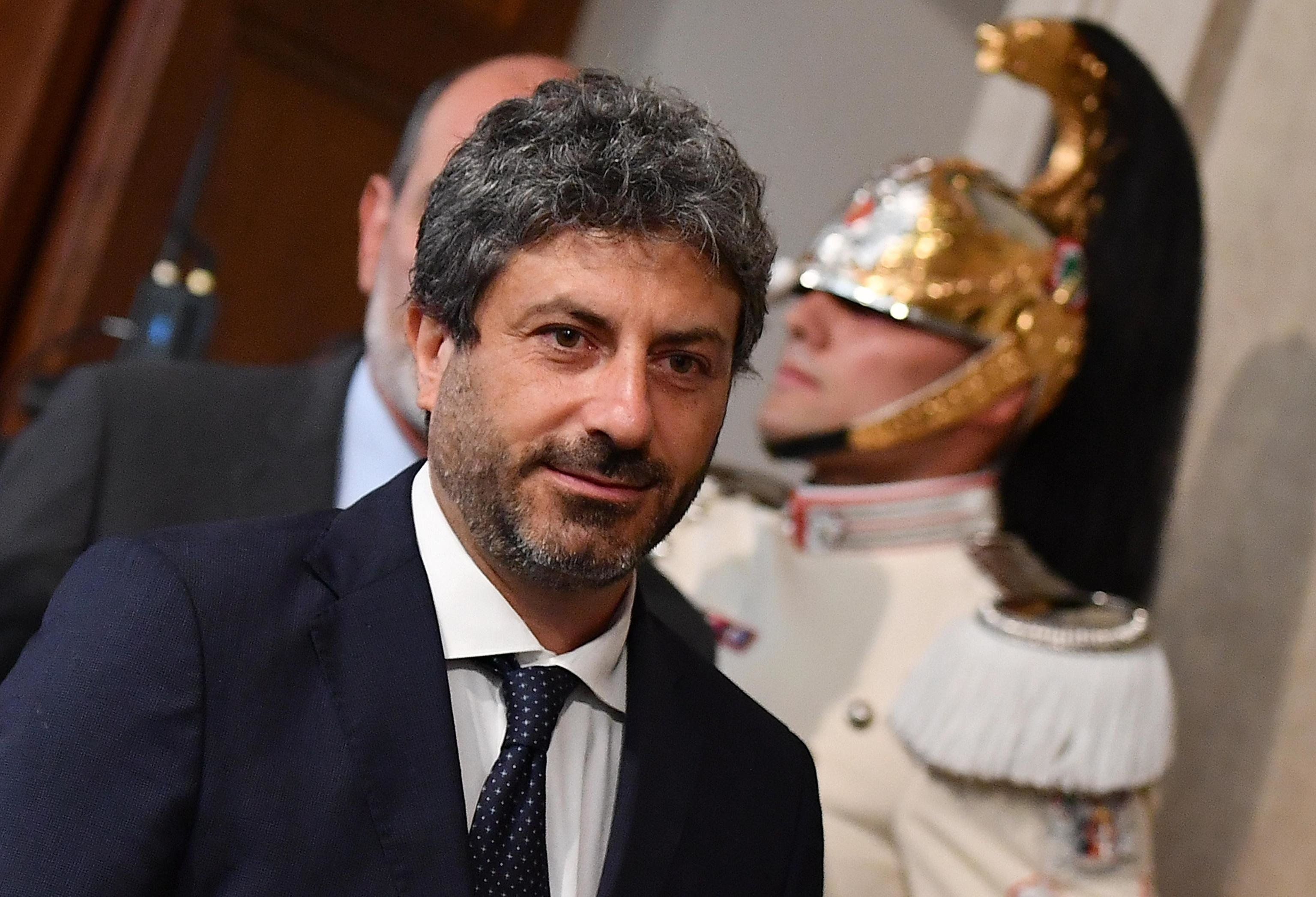 Fico si fa da parte e il Movimento insiste sul Conte bis. Rispunta la Lega