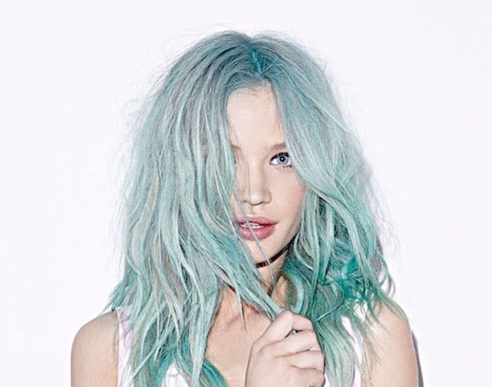 Style Alert A Dozen Ways To Use Hair Chalk Brit Co