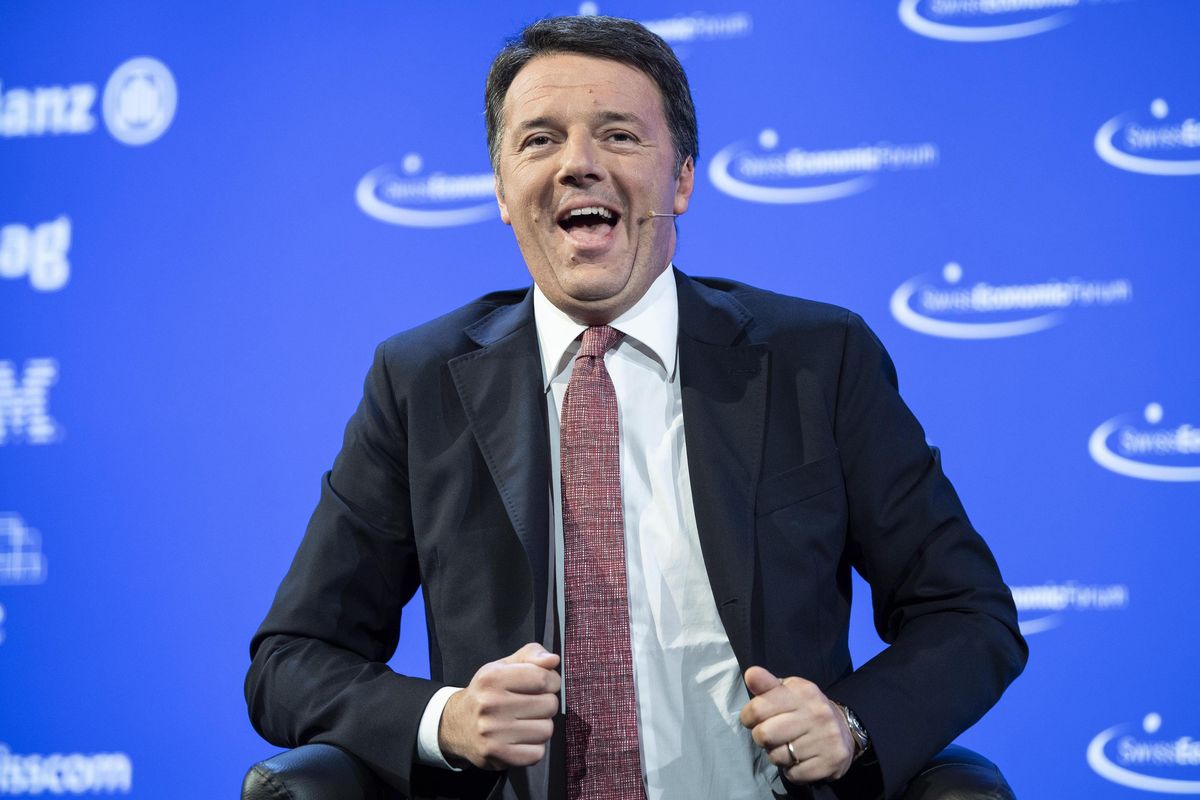 Renzi cambia idea sui comunisti: li aveva rottamati e ora li restaura