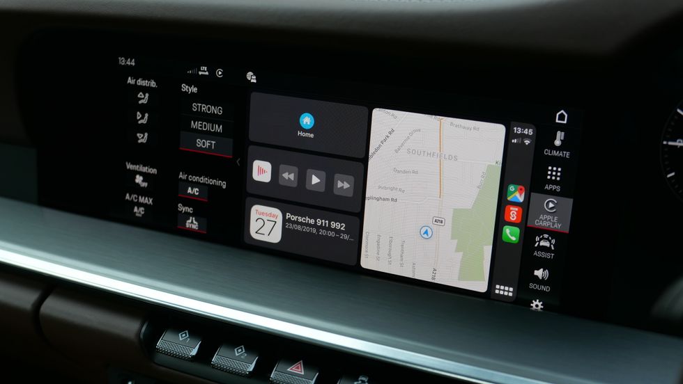 Apple CarPlay