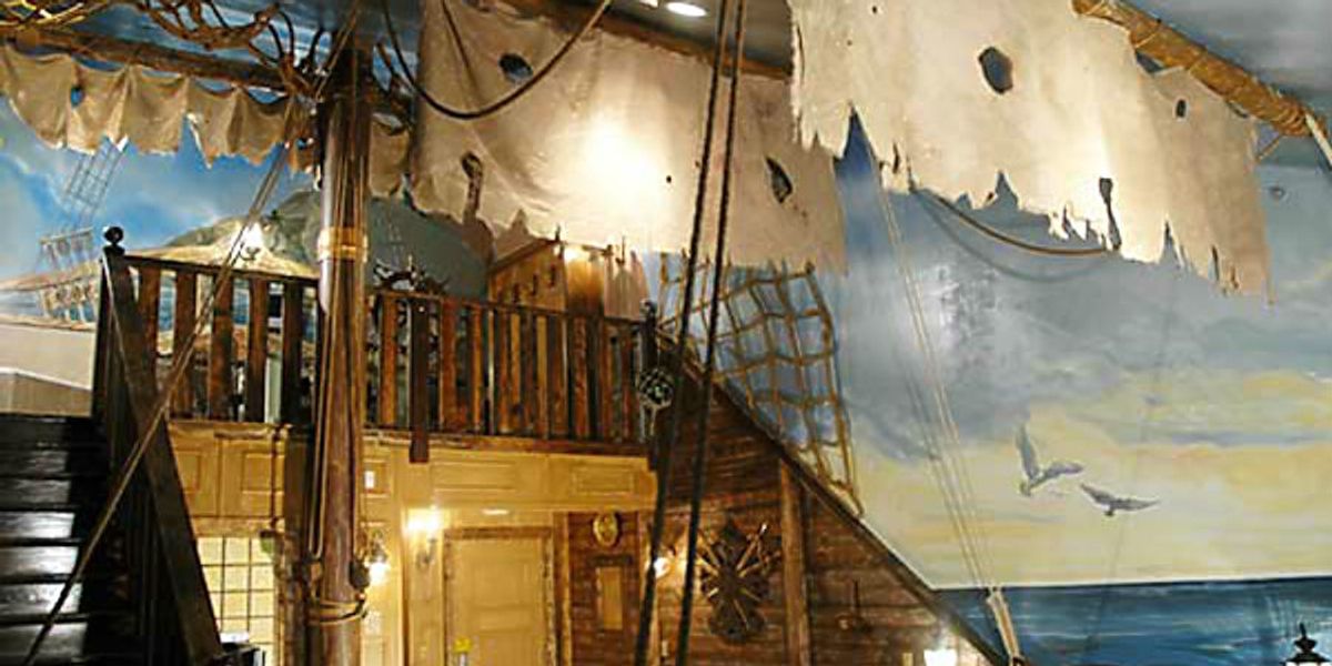 At This Theme Hotel In Kentucky You Can Stay In A Pirate Ship Or Cave Or Jungle It S A Southern Thing