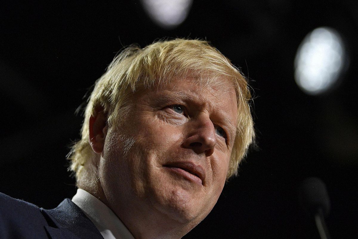 Johnson, il premier in attesa di giudizio vince la prima causa