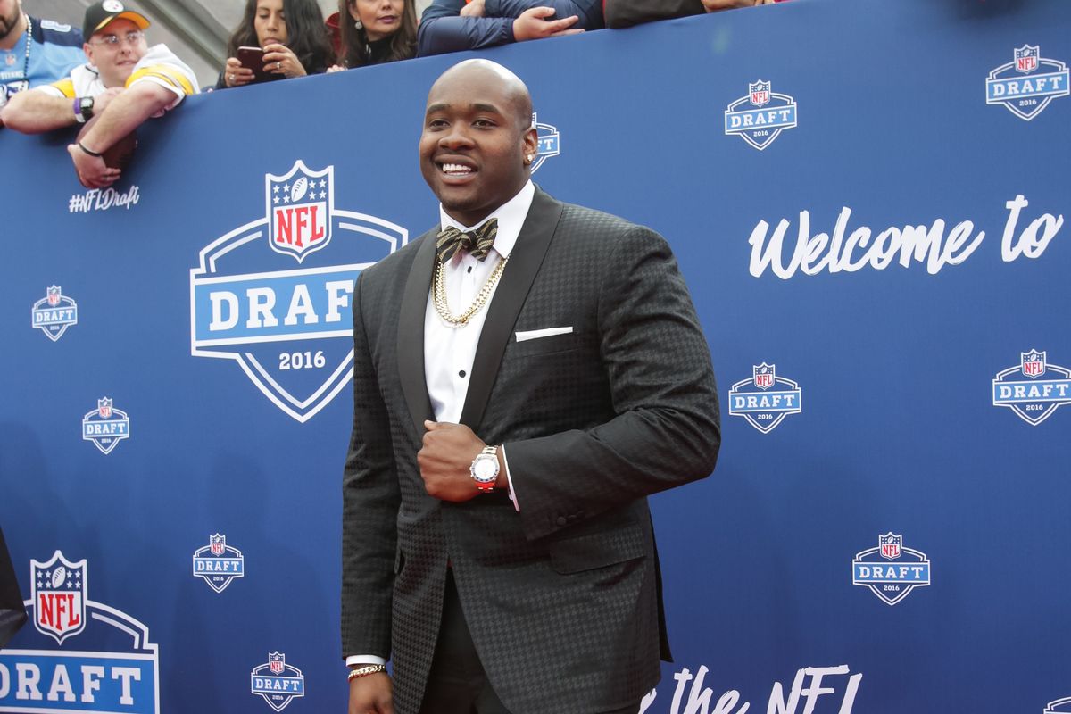 After giving Clowney away for nothing, Texans pay steep price for left tackle Tunsil from Miami