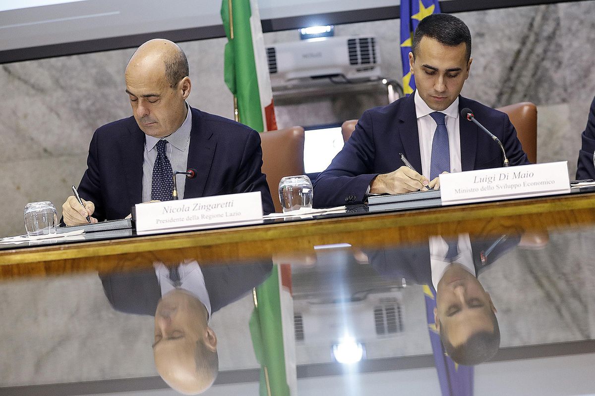 L’assemblea di condominio dei 5 stelle vara il nuovo governo assieme al Pd