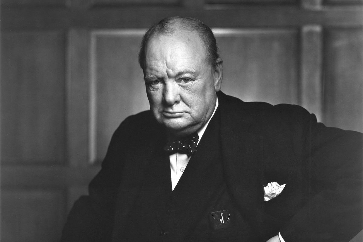 Churchill sarebbe un presidente ideale. Difendeva il popolo e uccideva gli orchi