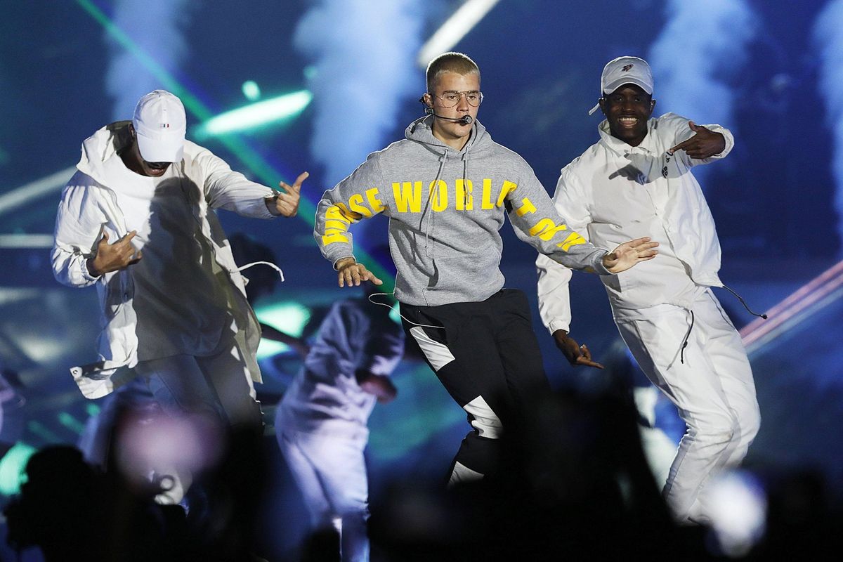 La scelta scandalosa di Bieber: convertirsi