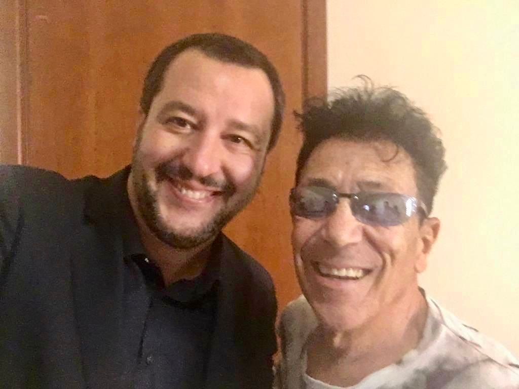 «Il selfie con Salvini? Ai moralisti ipocriti ho risposto in musica. Grillo vate da circo»