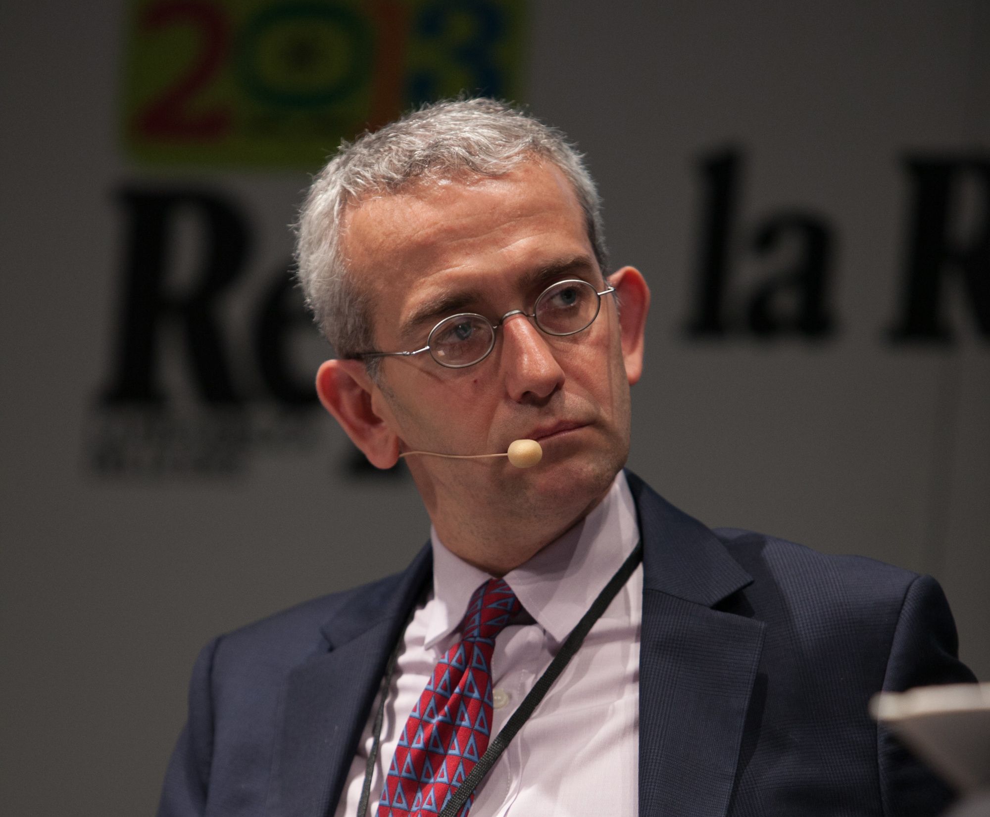 Deficit e giornali usati come manganelli