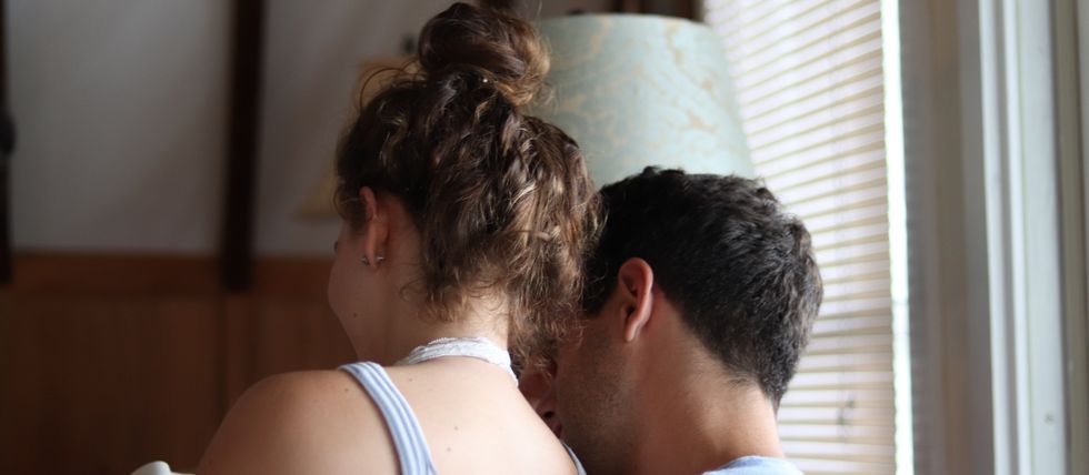 Don't Be The Clingy Girl Who Doesn't Leave Her Partner's Side, I Was And My Behavior Was Toxic