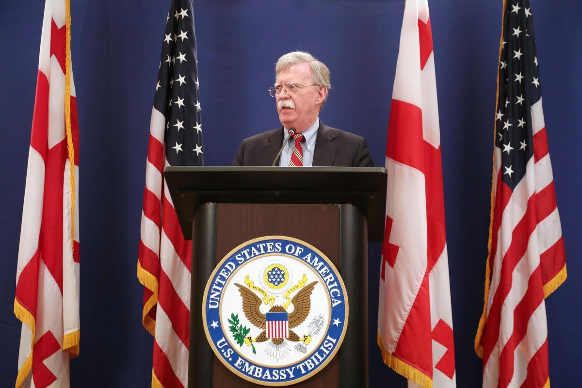 Trump silura Bolton che voleva la guerra in Venezuela