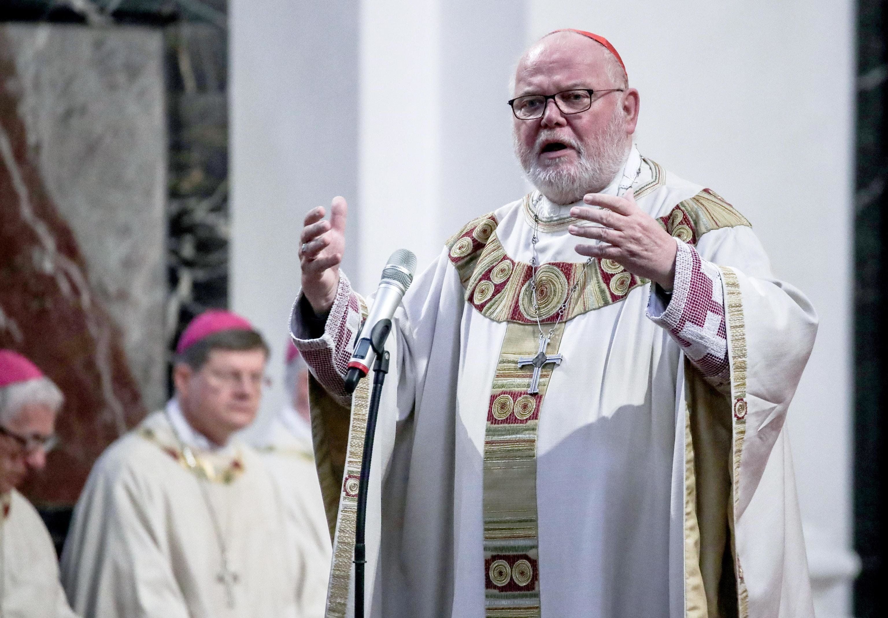 Sarah duro sul Sinodo: «Molti occidentali pronti a manipolarlo»