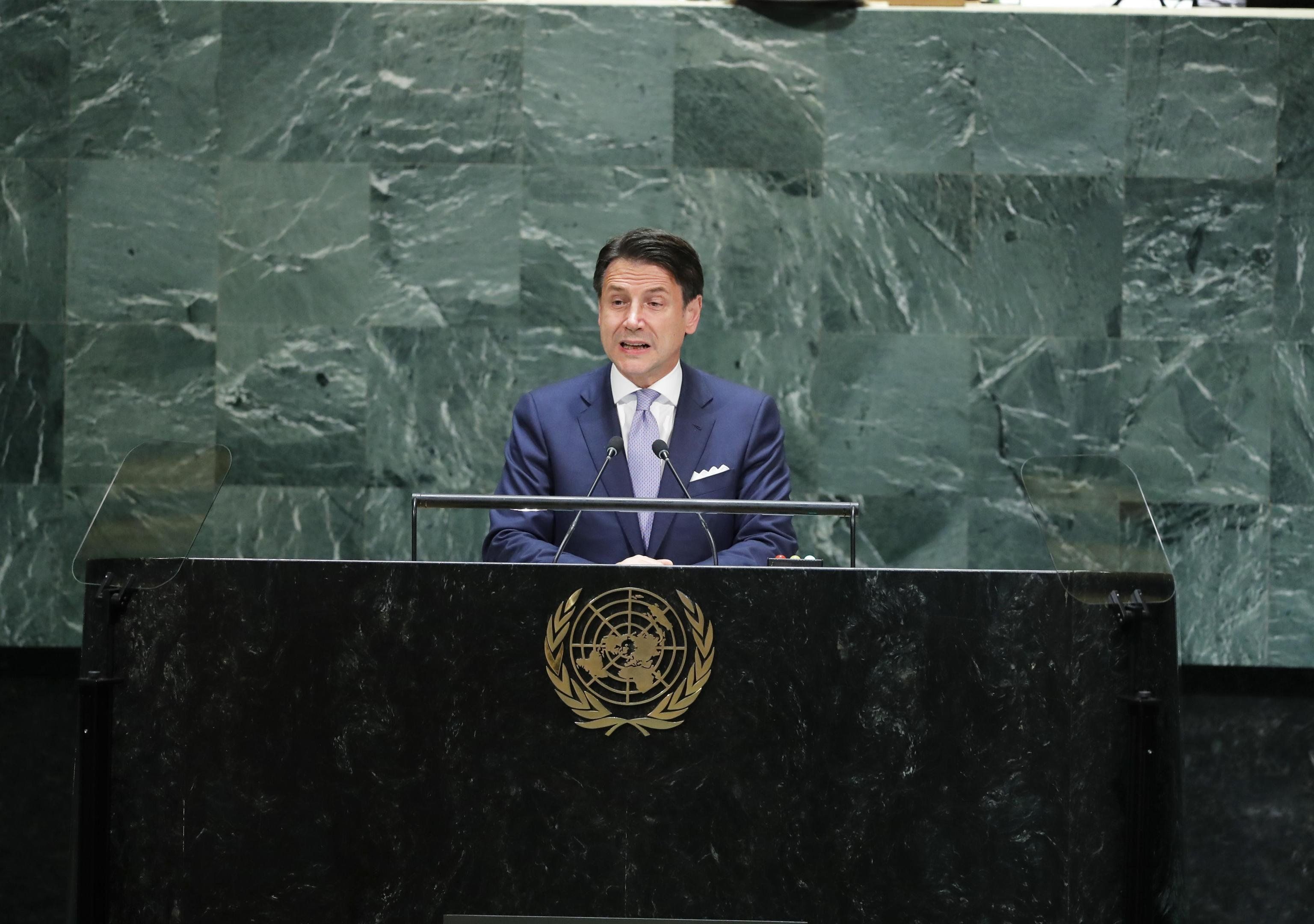 Conte non parla più dell’Iva: vuol dire  che la aumenterà
