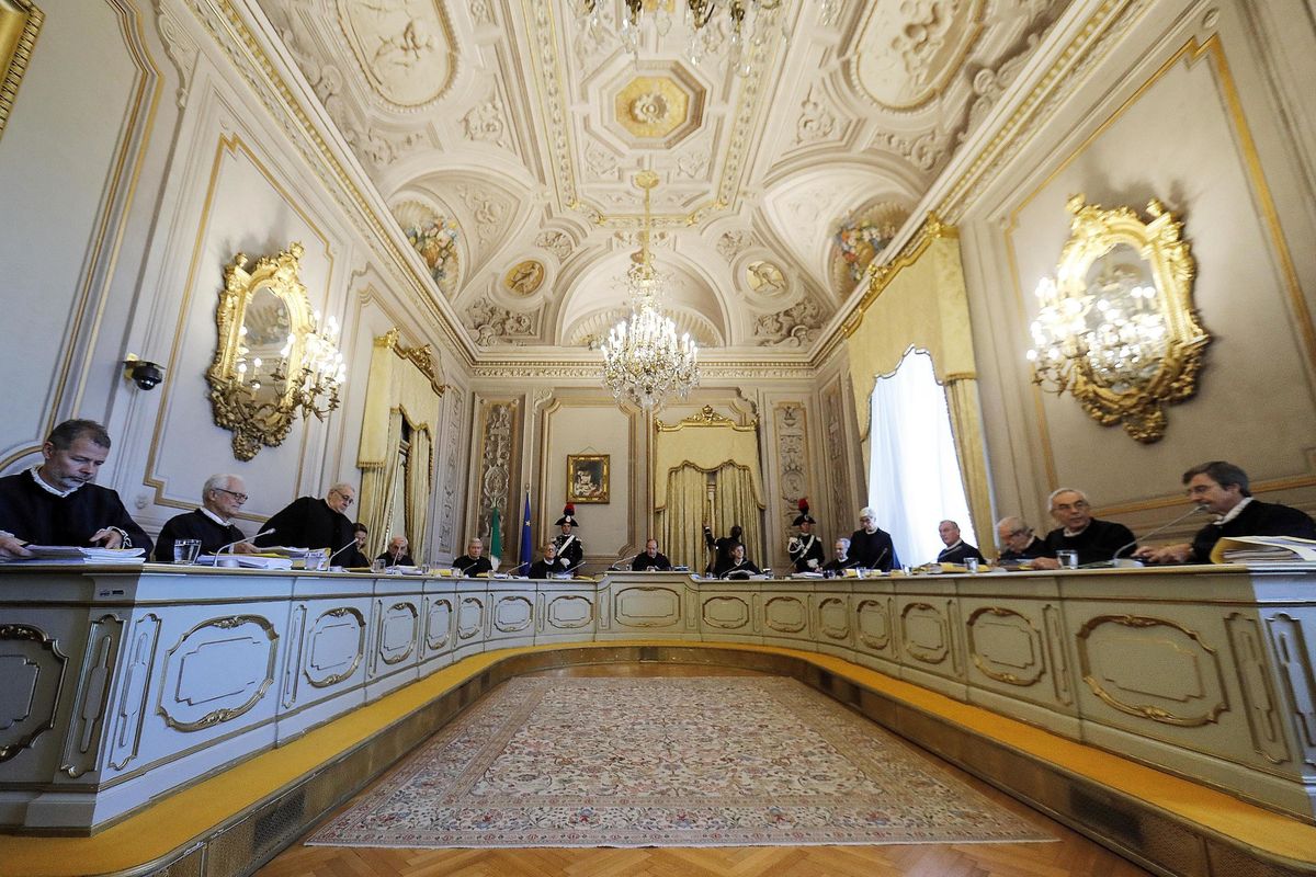 Le toghe sbagliano una vocale e l’eutanasia è ancora più semplice