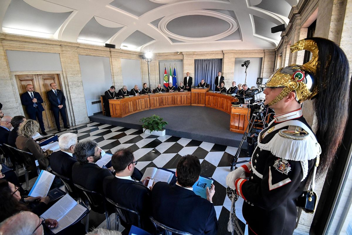 Quindici Eletti decidono per tutti gli italiani