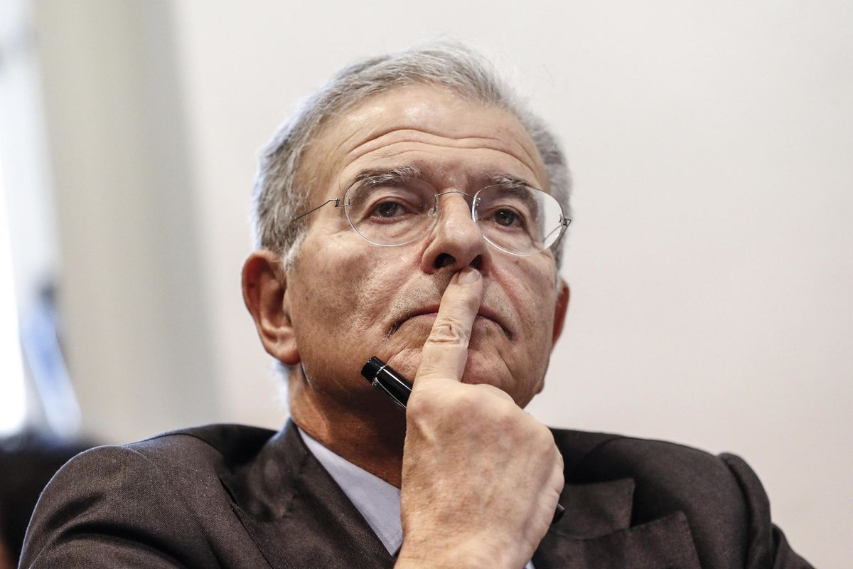 Fabrizio Cicchitto: «Un’alleanza con Matteo Renzi. Ecco il futuro di Forza Italia»