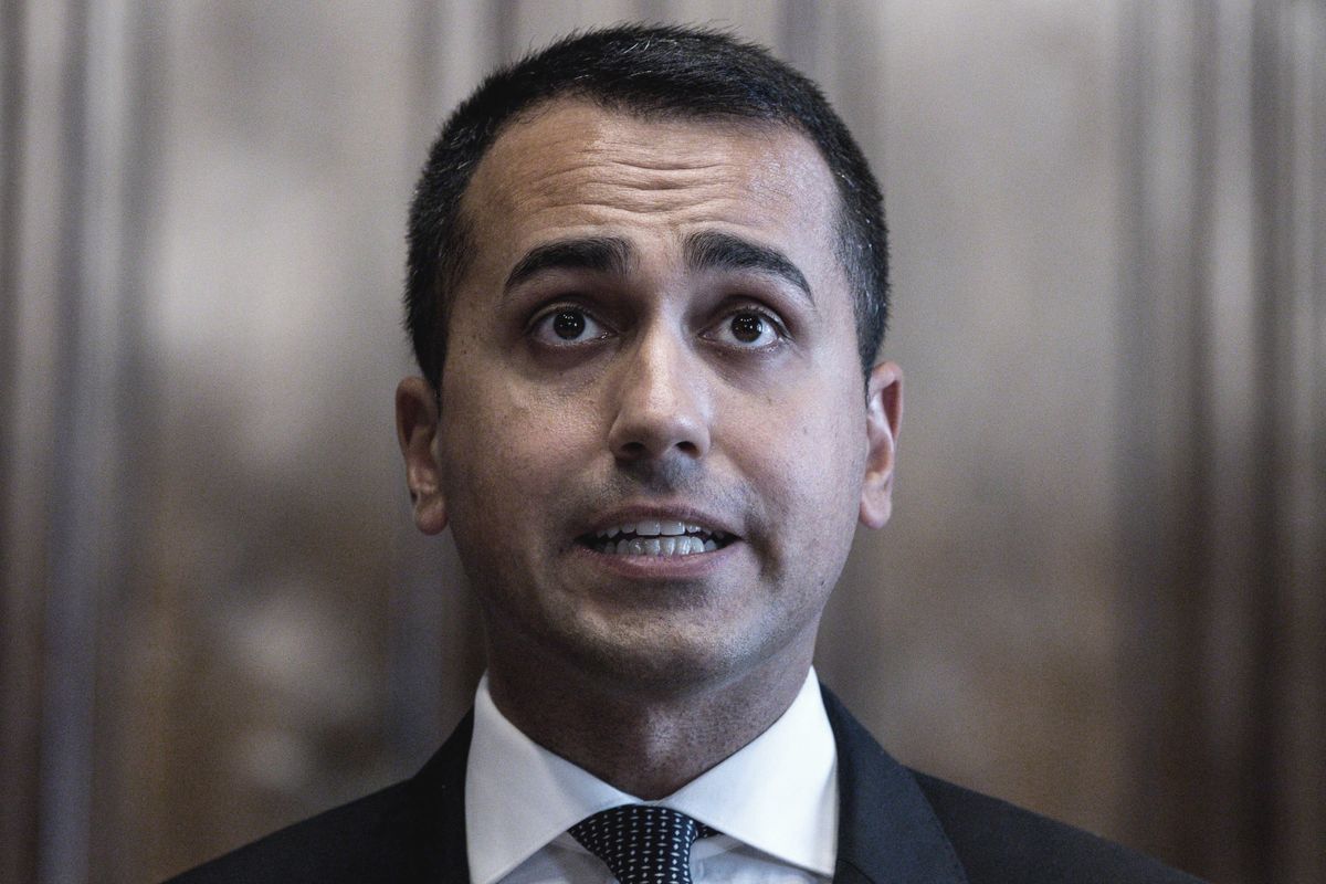 Di Maio costretto a recitare il mea culpa