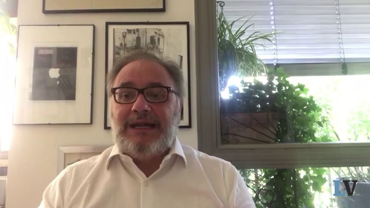 Crocifissi, tortellini, merendine e mister Ross. La settimana tipo del governo dell’amore