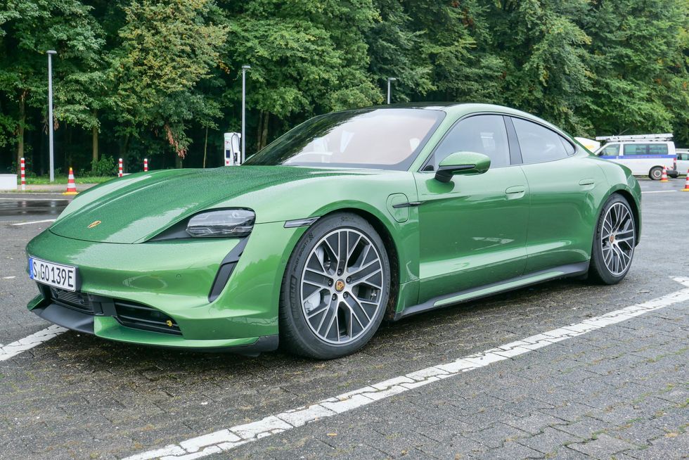 Porsche Taycan Turbo in Mamba Green
