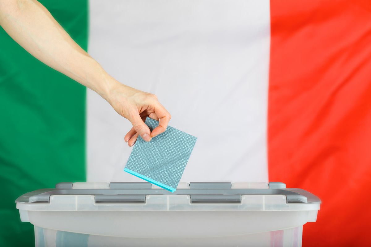 Daranno il voto
ai sedicenni e lo toglieranno ai pensionati: «1984» è già qui