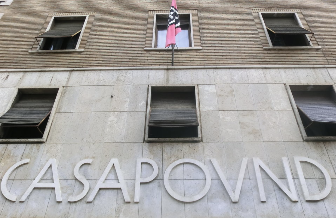 Il Pd prova a dire una cosa di sinistra ma gli esce solo l’elogio del bavaglio