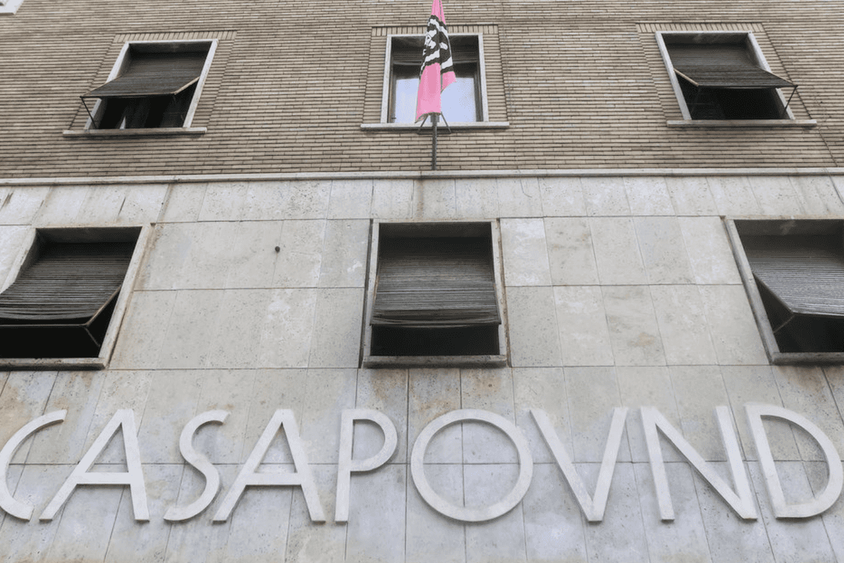 Il Pd prova a dire una cosa di sinistra ma gli esce solo l’elogio del bavaglio