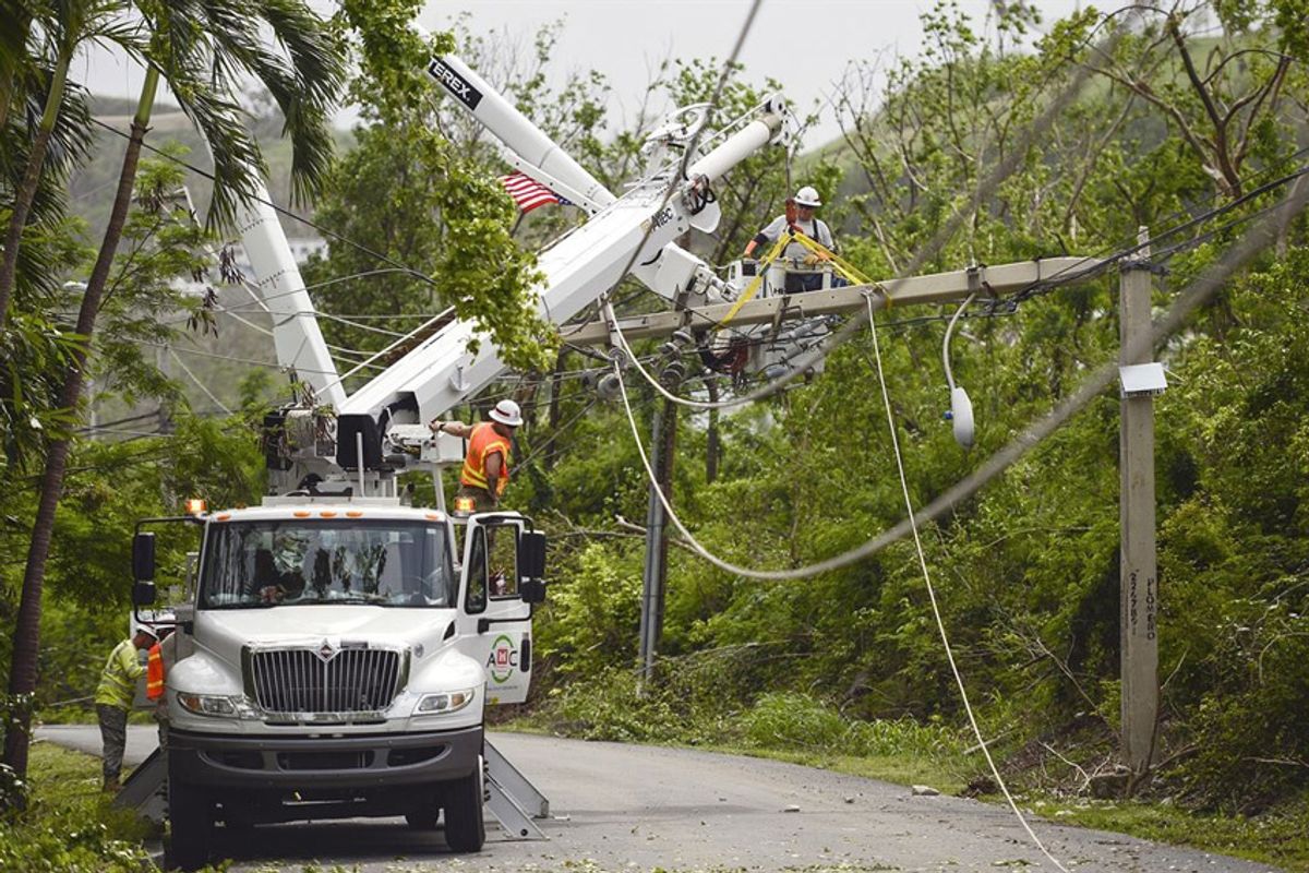 FEMA Chick Very Literally In Bed With Electric Company 'Fixing' Puerto Rico's 'Grid'